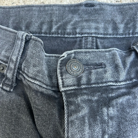 Black Uniqlo denim cutoff shorts - Picture 4 of 5